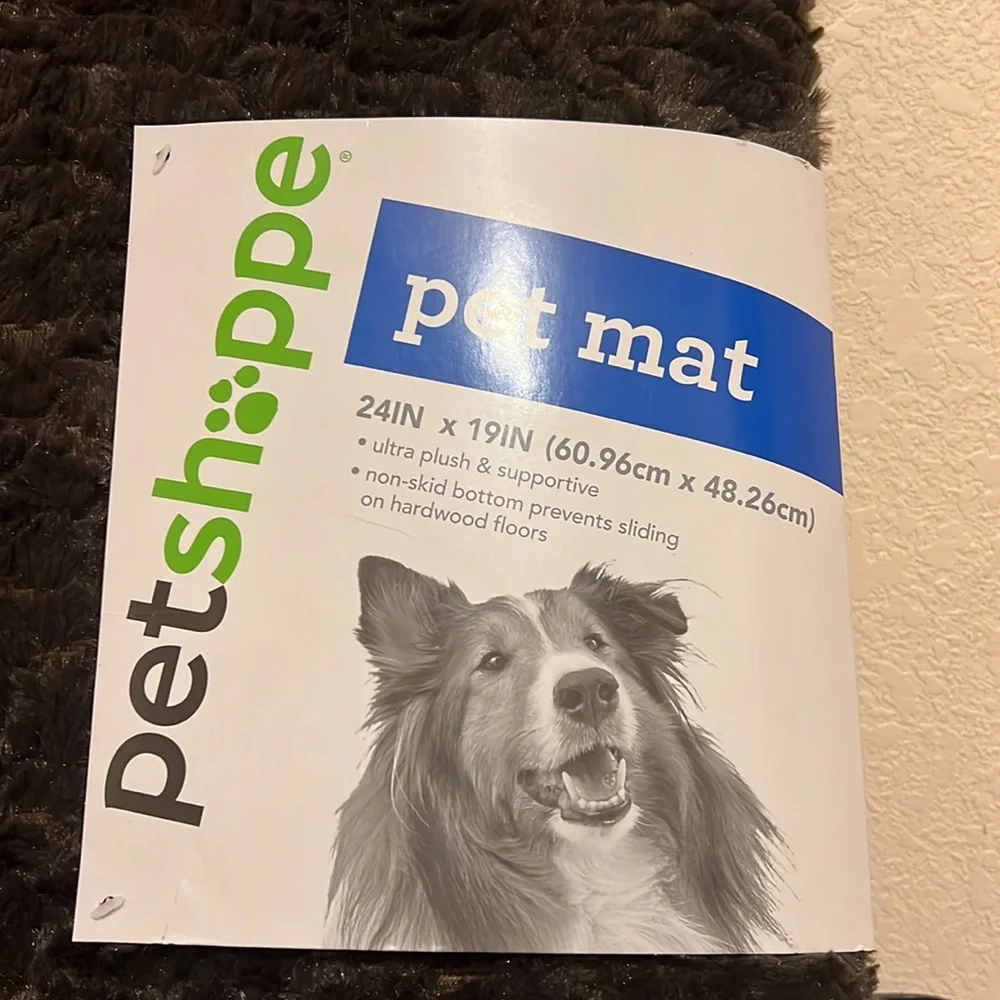 Pet Shoppe pet mat size 25”x19”
